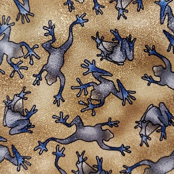 The Nature Conservancy 100% Silk Frog Tie - Picture 3 of 9